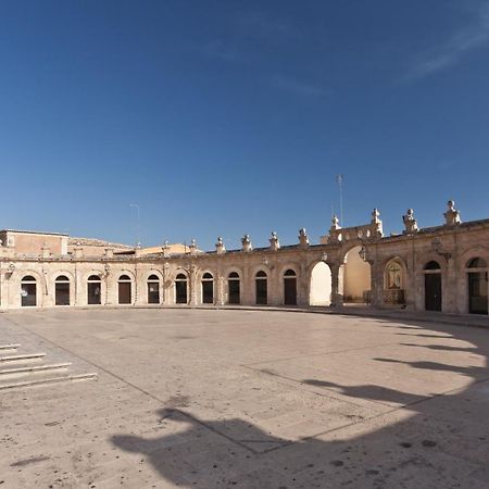 イスピカ Palazzo Gambuzzaアパートホテル エクステリア 写真