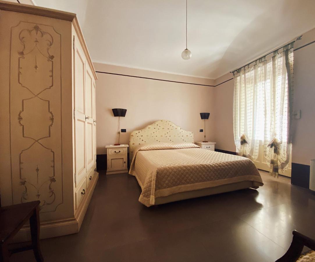 イスピカ Palazzo Gambuzzaアパートホテル エクステリア 写真