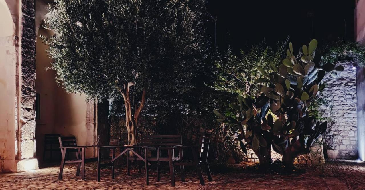 イスピカ Palazzo Gambuzzaアパートホテル エクステリア 写真