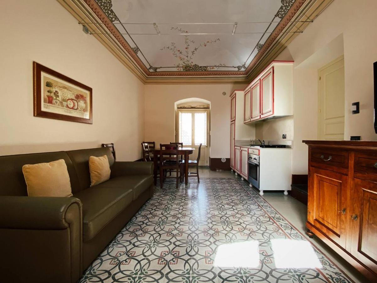 イスピカ Palazzo Gambuzzaアパートホテル エクステリア 写真